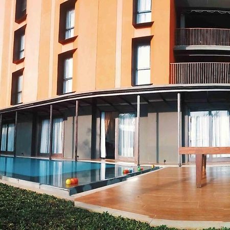 Отель Grand Metro Puncak Cibodas Экстерьер фото