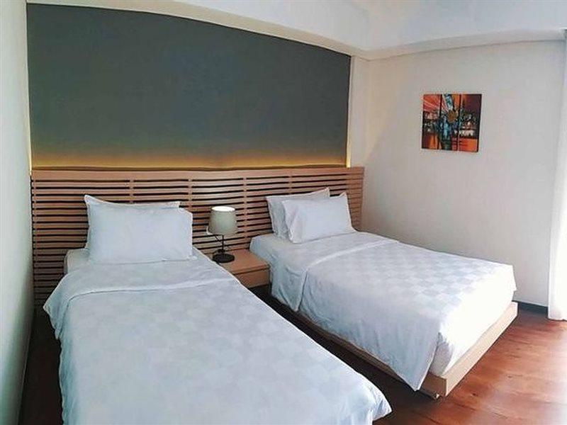 Отель Grand Metro Puncak Cibodas Экстерьер фото